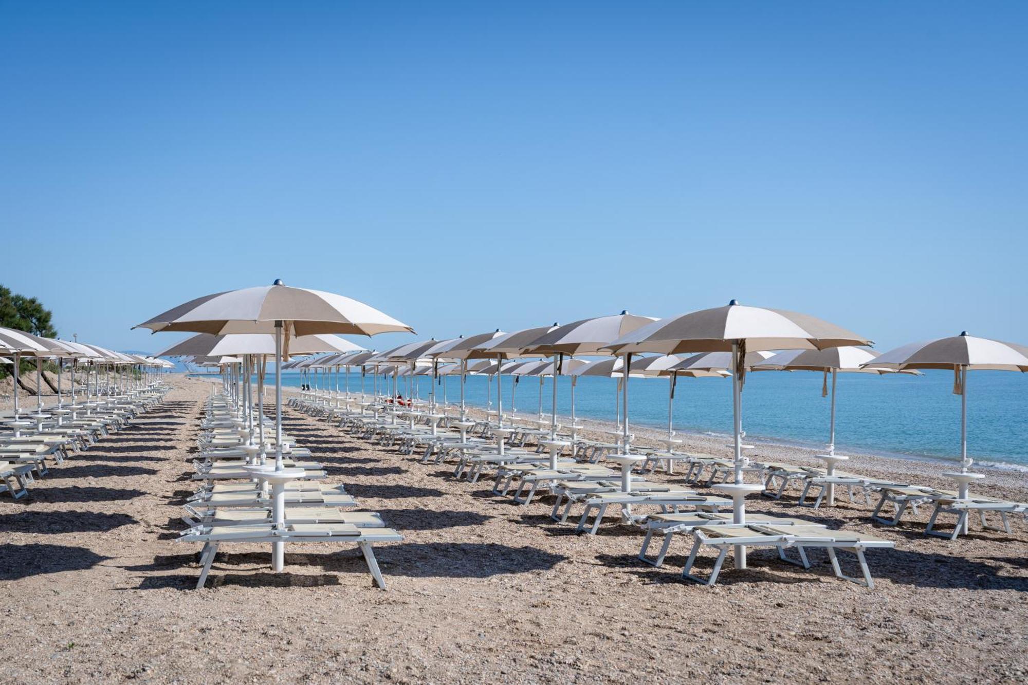 Club Del Sole La Risacca Family Collection Hotel Porto Sant'Elpidio Exterior photo