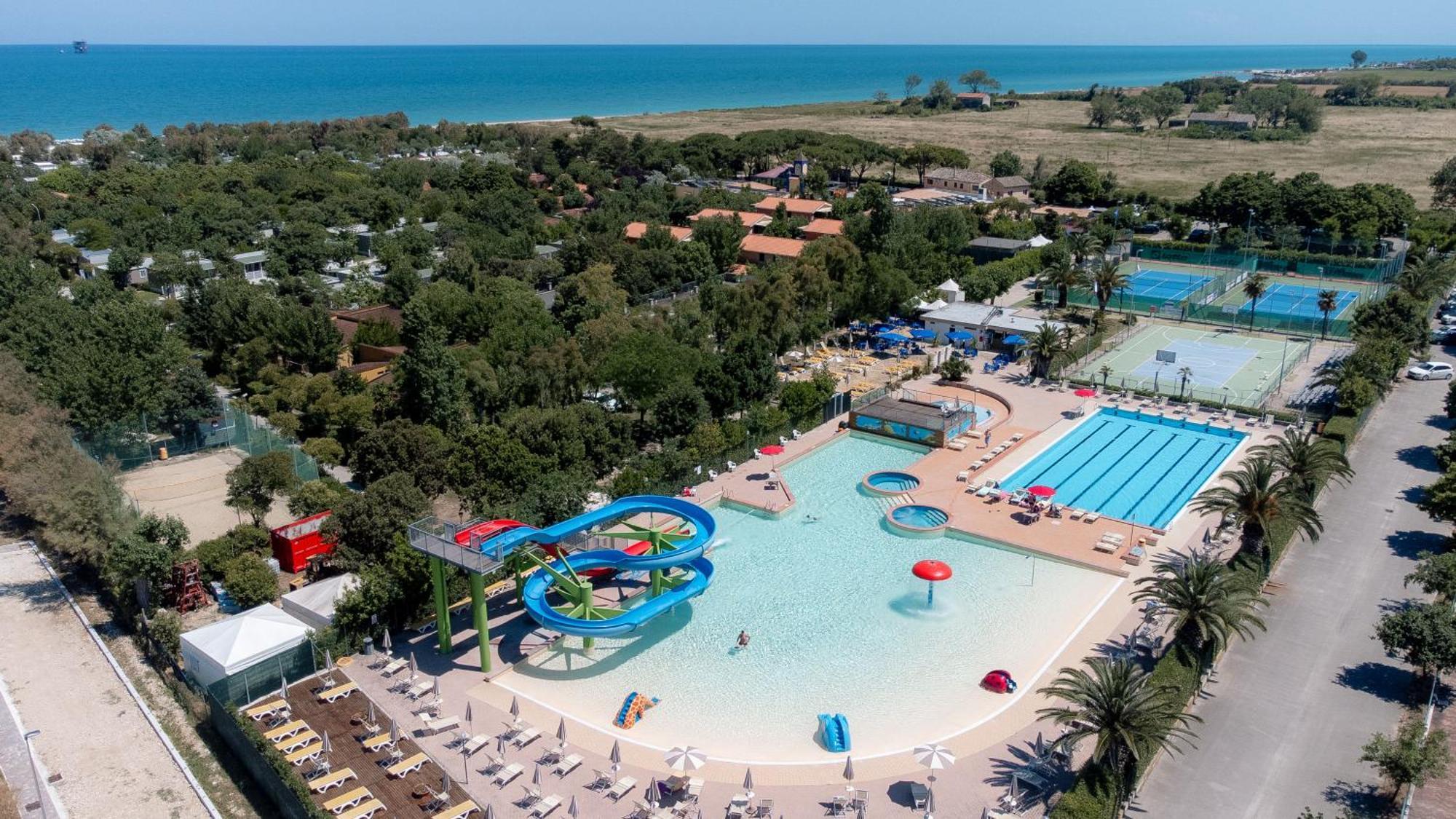 Club Del Sole La Risacca Family Collection Hotel Porto Sant'Elpidio Exterior photo
